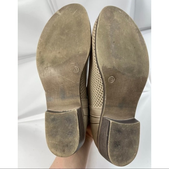 Restricted Women Sz 8.5 Taupe Perforated Bootie Ankle Boot Faux Leather Cut Out - Picture 14 of 14